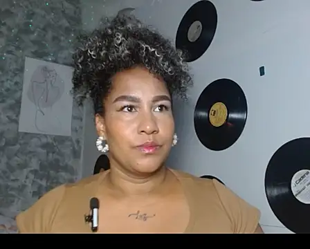 Snapshot of Ambar_foxy chatting on 15, 11, 2025 Ambar foxy online show from 15, 11, 2025