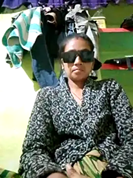 Snapshot of Sexy_monikah chatting on 15, 12, 2025 Sexy monikah online show from 15, 12, 2025