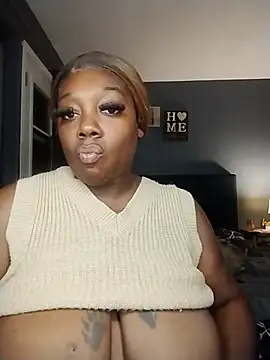 Snapshot of BiancaClarkson chatting on 15, 11, 2025 BiancaClarkson online show from 15, 11, 2025