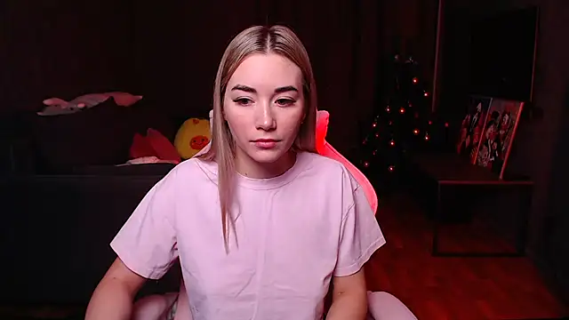 Snapshot of Rosie_Mac chatting on 17, 12, 2025 Rosie Mac online show from 17, 12, 2025