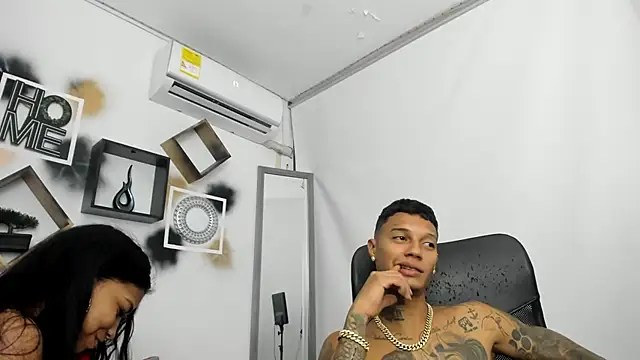 Snapshot of YuleimysAndAlex chatting on 9, 11, 2025 YuleimysAndAlex online show from 9, 11, 2025