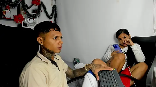 Snapshot of YuleimysAndAlex chatting on 16, 12, 2025 YuleimysAndAlex online show from 16, 12, 2025