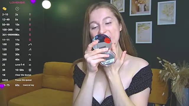 Snapshot of S_Sandra chatting on 18, 11, 2025 S Sandra online show from 18, 11, 2025