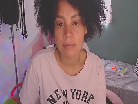 shayna cute online show from 3, 8, 2026