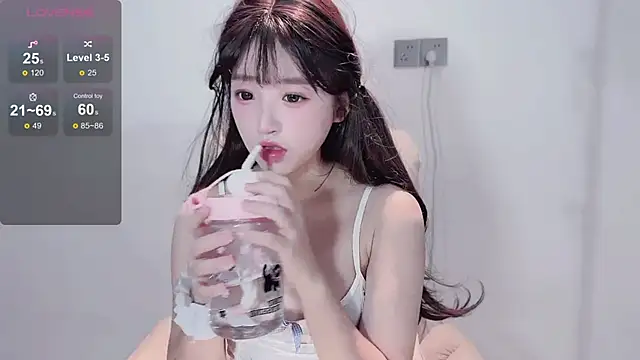 Snapshot of Yaiyigirl chatting on 7, 11, 2025 Yaiyigirl online show from 7, 11, 2025