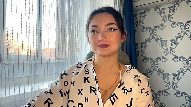 Snapshot of TwotyBright chatting on 18, 11, 2025 TwotyBright online show from 18, 11, 2025