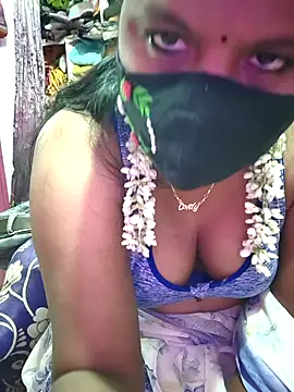 Snapshot of hyd_couple7878 chatting on 7, 11, 2025 hyd couple7878 online show from 7, 11, 2025