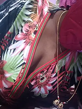 Snapshot of hyd_couple7878 chatting on 14, 11, 2025 hyd couple7878 online show from 14, 11, 2025