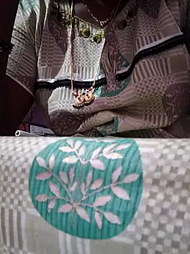 Snapshot of hyd_couple7878 chatting on 16, 11, 2025 hyd couple7878 online show from 16, 11, 2025