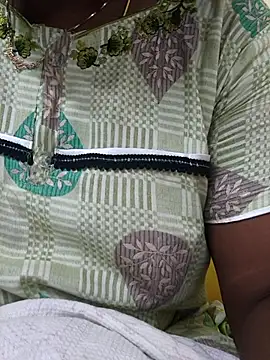 Snapshot of hyd_couple7878 chatting on 25, 11, 2025 hyd couple7878 online show from 25, 11, 2025