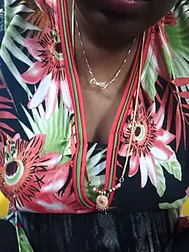 Snapshot of hyd_couple7878 chatting on 26, 11, 2025 hyd couple7878 online show from 26, 11, 2025