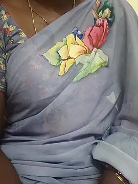 Snapshot of hyd_couple7878 chatting on 3, 12, 2025 hyd couple7878 online show from 3, 12, 2025