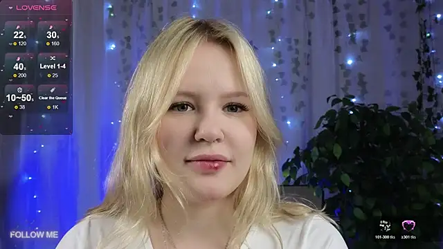 Snapshot of Mila_wxw chatting on 12, 11, 2025 Mila wxw online show from 12, 11, 2025