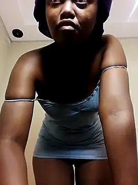 Snapshot of SweetSavage18 chatting on 1, 12, 2025 SweetSavage18 online show from 1, 12, 2025