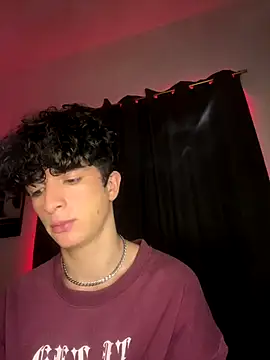 Snapshot of lion_cherry21 chatting on 16, 12, 2025 lion cherry21 online show from 16, 12, 2025