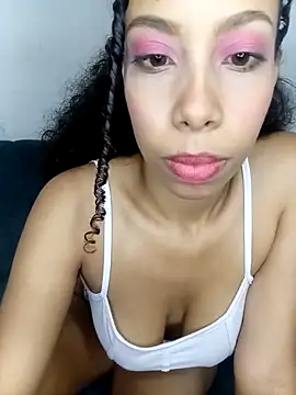 Snapshot of Ari_1217 chatting on 2, 12, 2025 Ari 1217 online show from 2, 12, 2025