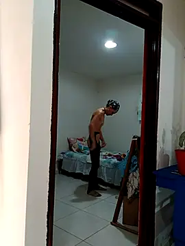 Snapshot of PaulinaLondra2 chatting on 6, 11, 2025 PaulinaLondra2 online show from 6, 11, 2025