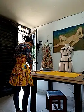 Snapshot of PaulinaLondra2 chatting on 7, 11, 2025 PaulinaLondra2 online show from 7, 11, 2025