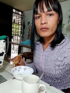 Snapshot of PaulinaLondra2 chatting on 26, 11, 2025 PaulinaLondra2 online show from 26, 11, 2025