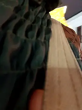 Snapshot of PaulinaLondra2 chatting on 17, 12, 2025 PaulinaLondra2 online show from 17, 12, 2025