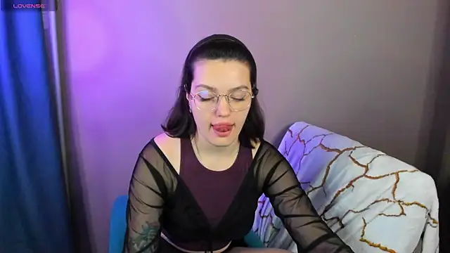 Snapshot of Karina_Kellyy chatting on 15, 12, 2025 Karina Kellyy online show from 15, 12, 2025