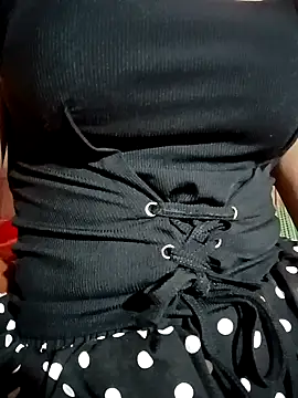 Snapshot of LenaLy2k chatting on 28, 11, 2025 LenaLy2k online show from 28, 11, 2025