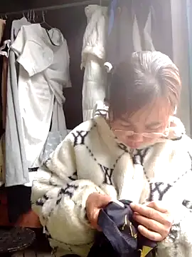 Snapshot of be-yeu chatting on 13, 11, 2025 be-yeu online show from 13, 11, 2025