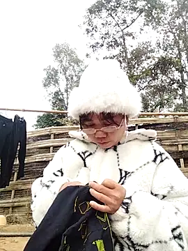 Snapshot of be-yeu chatting on 5, 12, 2025 be-yeu online show from 5, 12, 2025