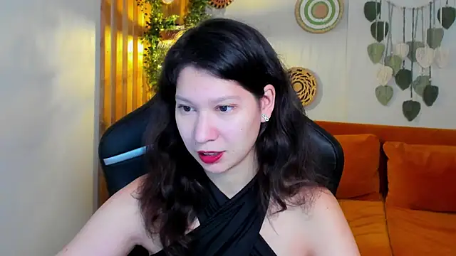 Snapshot of SaraDenars chatting on 5, 11, 2025 SaraDenars online show from 5, 11, 2025