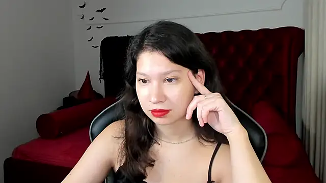 Snapshot of SaraDenars chatting on 6, 11, 2025 SaraDenars online show from 6, 11, 2025