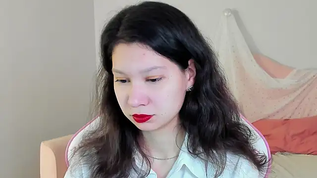 Snapshot of SaraDenars chatting on 18, 11, 2025 SaraDenars online show from 18, 11, 2025