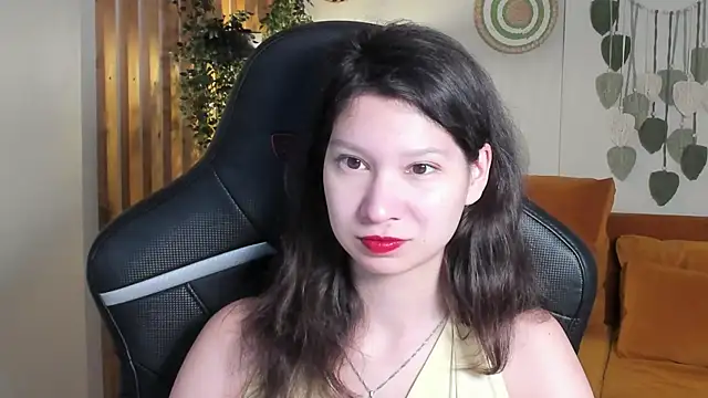 Snapshot of SaraDenars chatting on 3, 12, 2025 SaraDenars online show from 3, 12, 2025