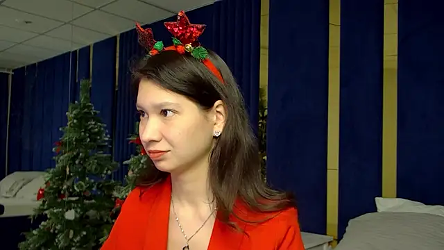 Snapshot of SaraDenars chatting on 15, 12, 2025 SaraDenars online show from 15, 12, 2025