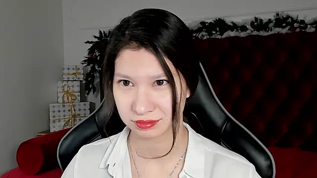 Snapshot of SaraDenars chatting on 16, 12, 2025 SaraDenars online show from 16, 12, 2025