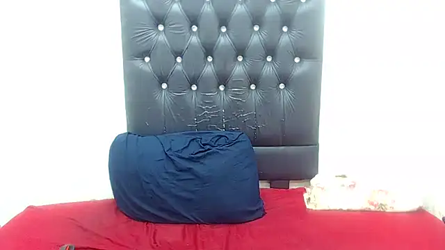 AUGUSTBLOOMxx online show from 22, 3, 2026