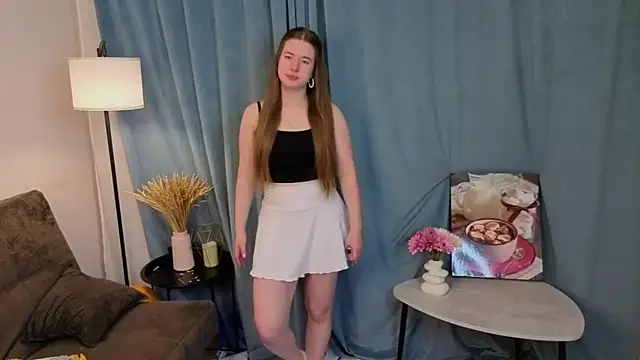 Snapshot of MowasaBritten chatting on 5, 12, 2025 MowasaBritten online show from 5, 12, 2025