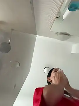 Snapshot of VickyM99 chatting on 15, 12, 2025 VickyM99 online show from 15, 12, 2025