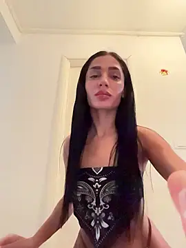 Snapshot of VickyM99 chatting on 17, 12, 2025 VickyM99 online show from 17, 12, 2025