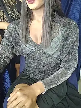 Snapshot of SEXYY_TRANSY_WITH_GIRL chatting on 4, 12, 2025 SEXYY TRANSY WITH GIRL online show from 4, 12, 2025