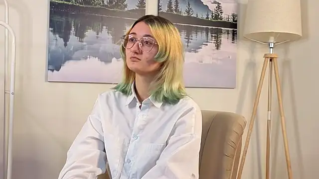 JoannieDrissel online show from 4, 11, 2025