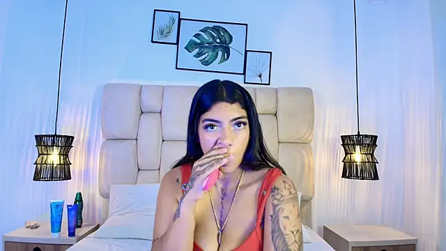 Snapshot of KimberlyFox_t chatting on 6, 6, 2026 KimberlyFox t online show from 6, 6, 2026