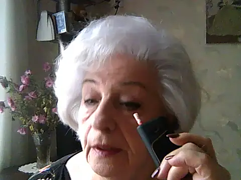 Snapshot of ValeriaKroww chatting on 17, 11, 2025 ValeriaKroww online show from 17, 11, 2025