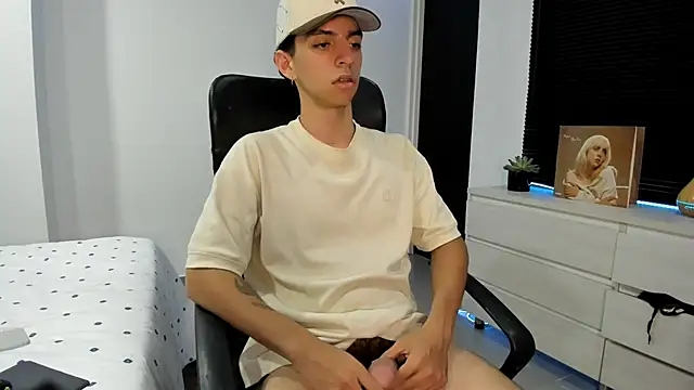 Snapshot of _rhys_jagger chatting on 12, 11, 2025 rhys jagger online show from 12, 11, 2025