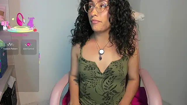 misslya00 online show from 5, 12, 2025