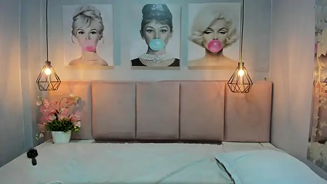 Snapshot of sensual_skinny chatting on 25, 11, 2025 sensual skinny online show from 25, 11, 2025