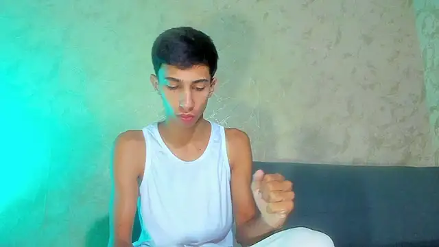 Snapshot of lucian_davii chatting on 11, 11, 2025 lucian davii online show from 11, 11, 2025