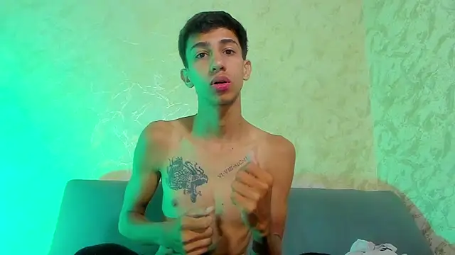 Snapshot of lucian_davii chatting on 14, 11, 2025 lucian davii online show from 14, 11, 2025