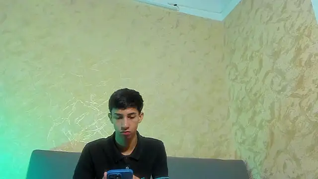 Snapshot of lucian_davii chatting on 15, 11, 2025 lucian davii online show from 15, 11, 2025