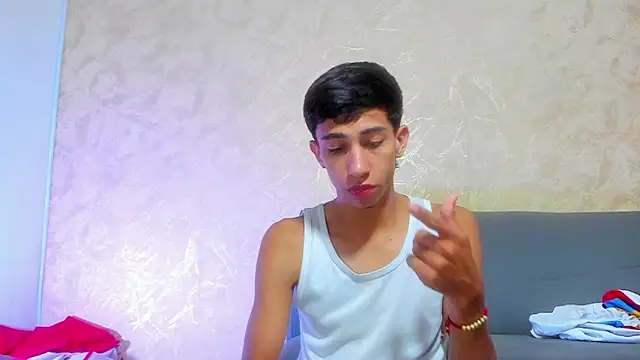 Snapshot of lucian_davii chatting on 18, 11, 2025 lucian davii online show from 18, 11, 2025