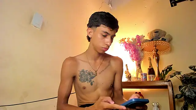 Snapshot of lucian_davii chatting on 3, 12, 2025 lucian davii online show from 3, 12, 2025